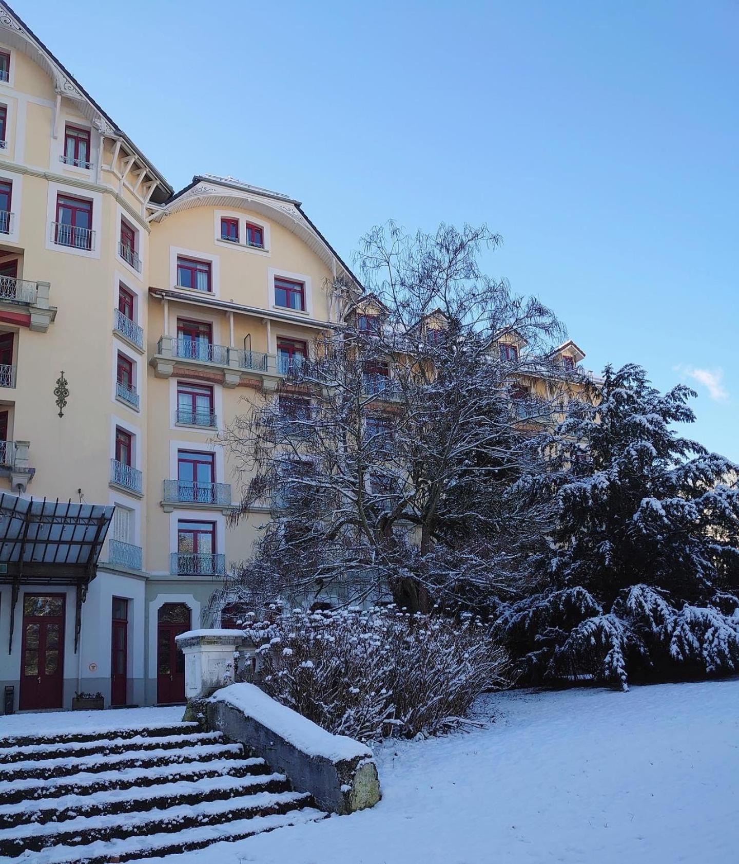 Terres De France - Appart'Hotel Le Splendid Allevard Dış mekan fotoğraf